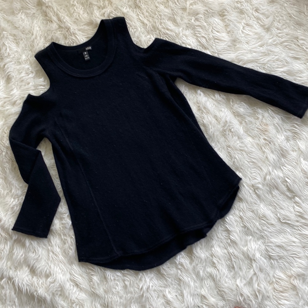 🖤🤍Aqua Cashmere top Size M🖤🤍
